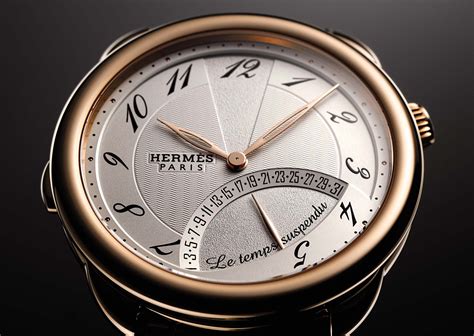 montre hermes le temps suspendu prix|montre arceau 43 mm Hermes.